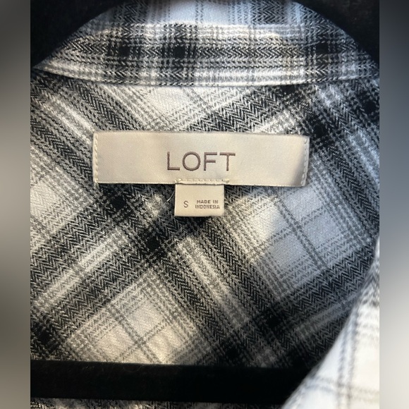 EUC Loft Plaid Button-Up Shirt in Black and White in Size Small - Picture 3 of 7